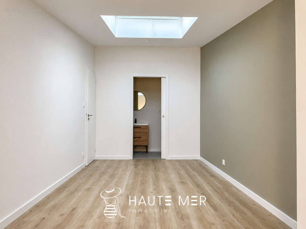 SAUMON - les Présidents - Appartement T4 avec grande cour et parking - photo 5