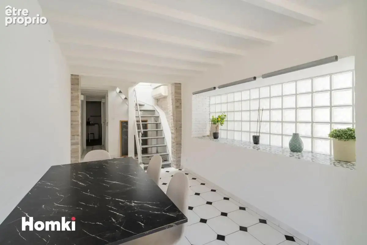 Maison de ville T5 de 77 m² à Marseille 13008 - photo 2