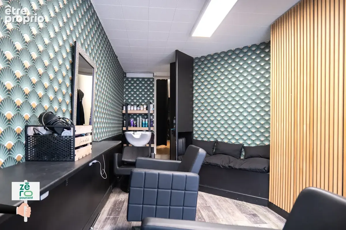 Fonds de commerce salon de coiffure à vendre   l’aiguillon-la-presqu’île   clientèle fidèle depuis plus de 30 - photo 4