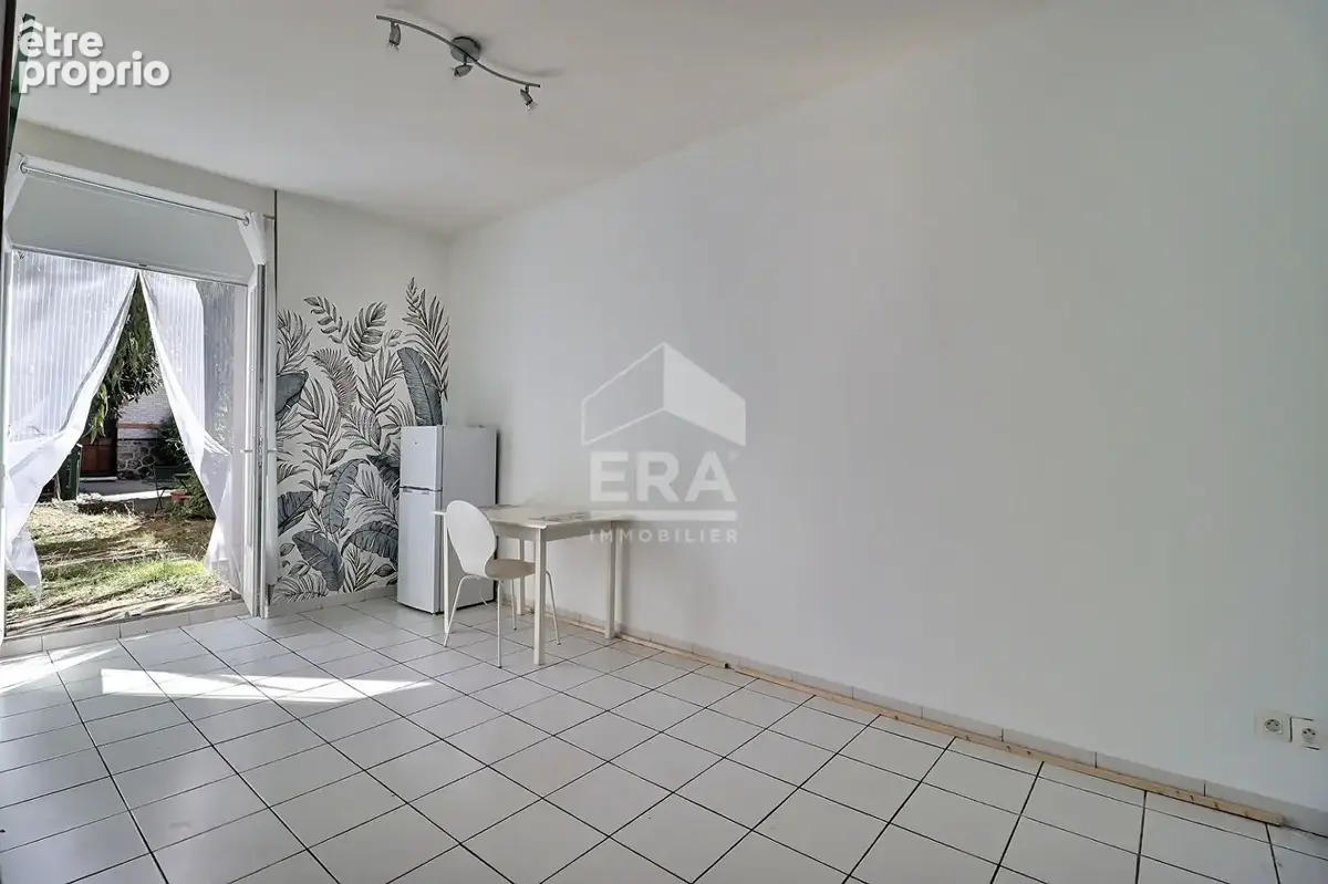 Appartement La Garenne Colombes 1 pièce(s) 22.15 m2 IDÉAL JEUNE ACTIF, PARENTS OU INVESTISSEUR - photo 2