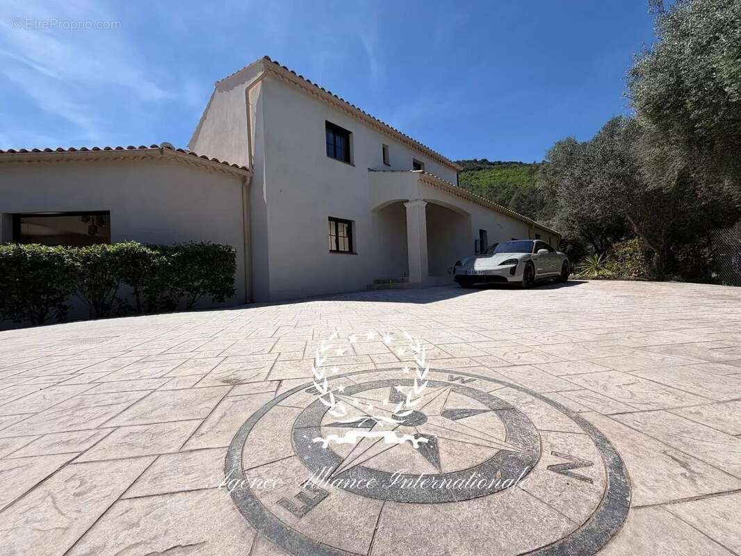 Appartement à LE LUC