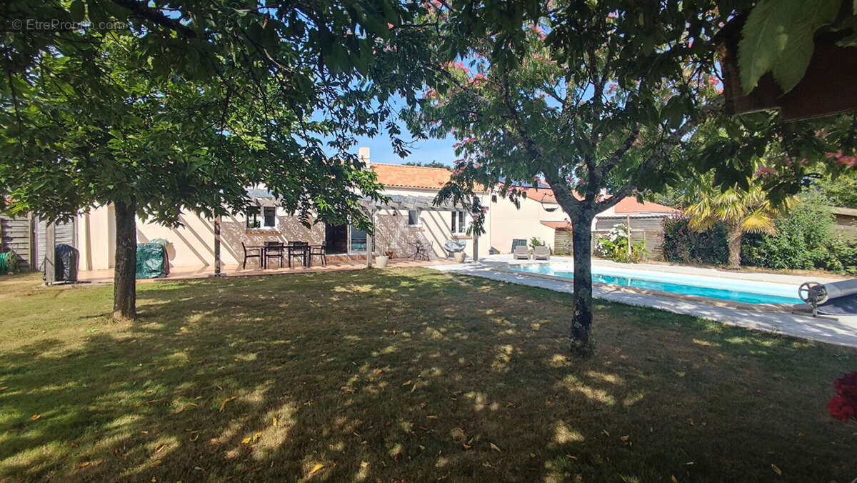 Maison à LE POIRE-SUR-VIE