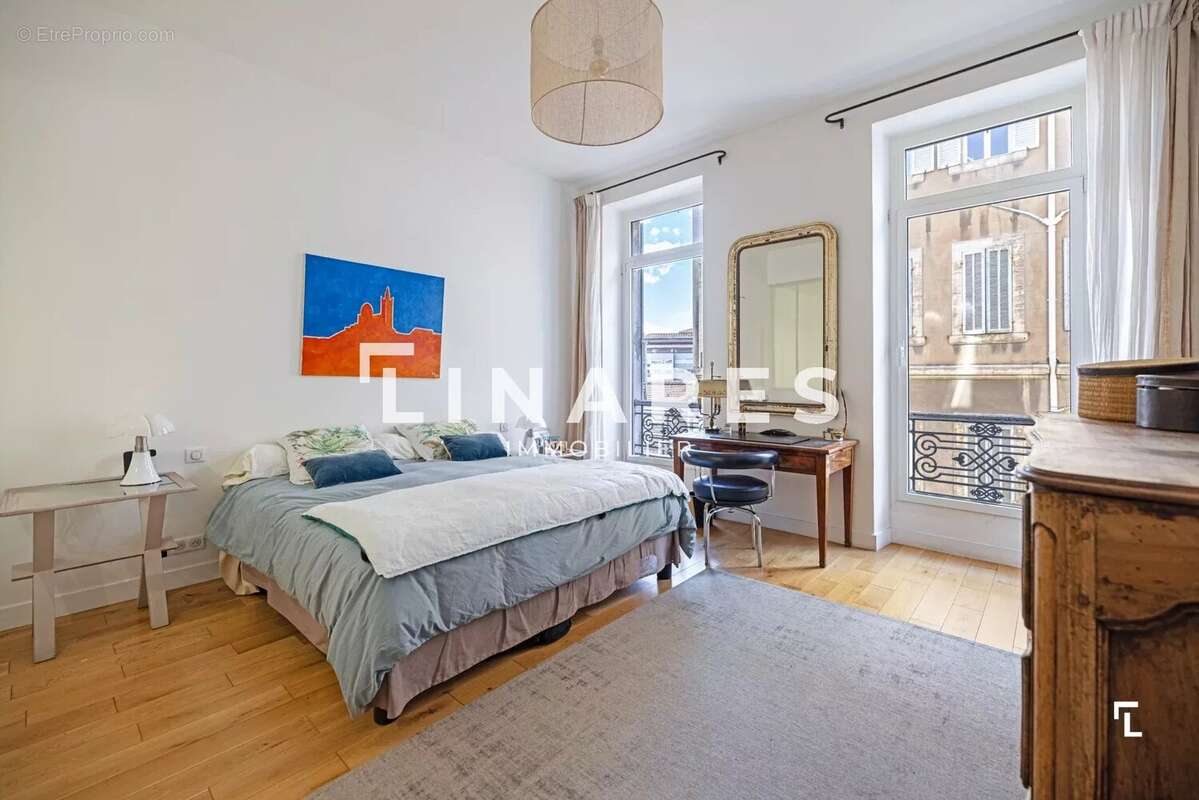 Appartement à MARSEILLE-6E