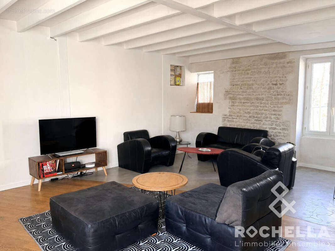 Maison 142 m² à Angliers  - photo 7