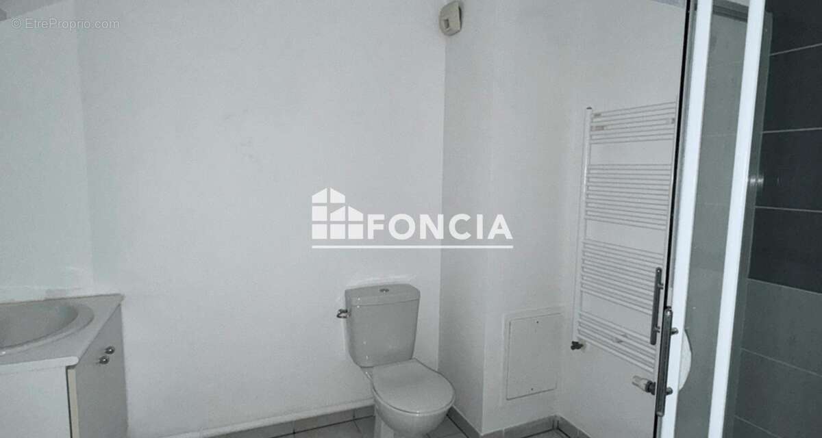 Appartement à MEYZIEU
