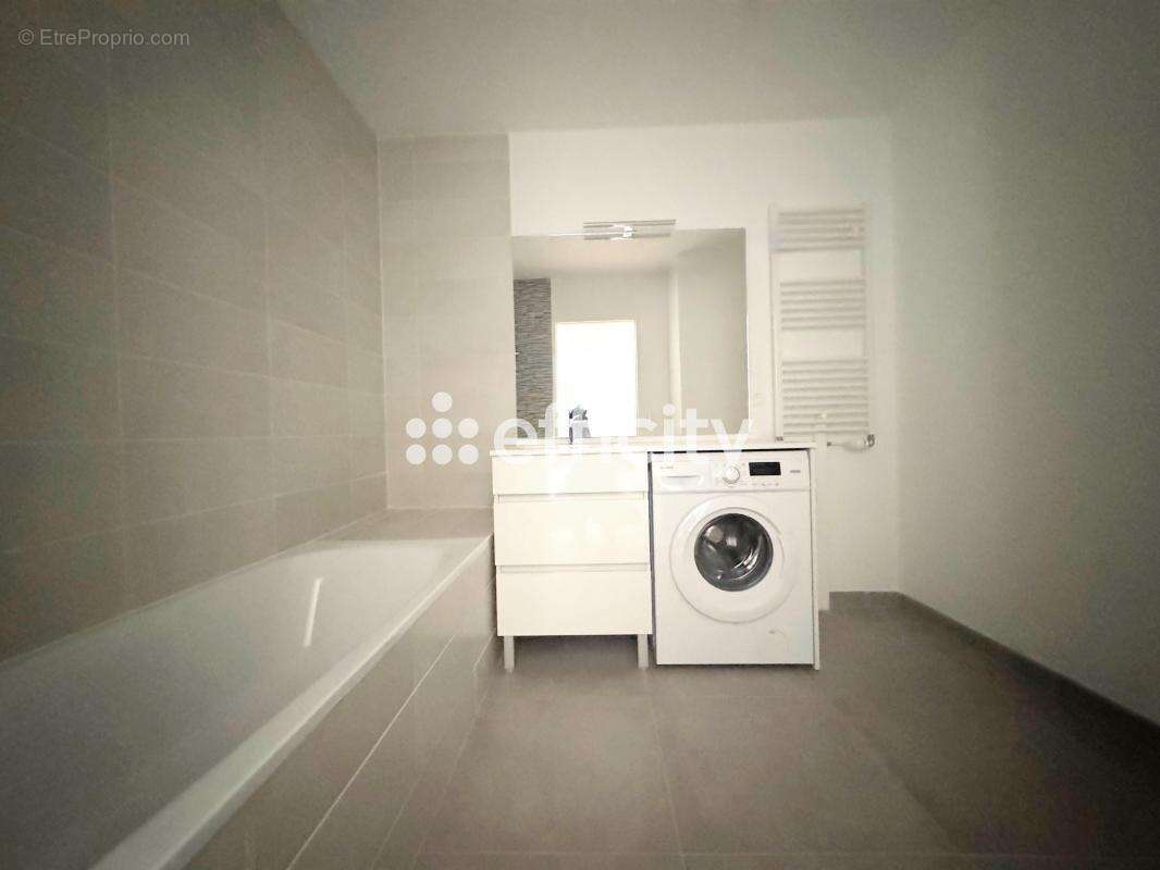 Appartement à SAINT-MAUR-DES-FOSSES