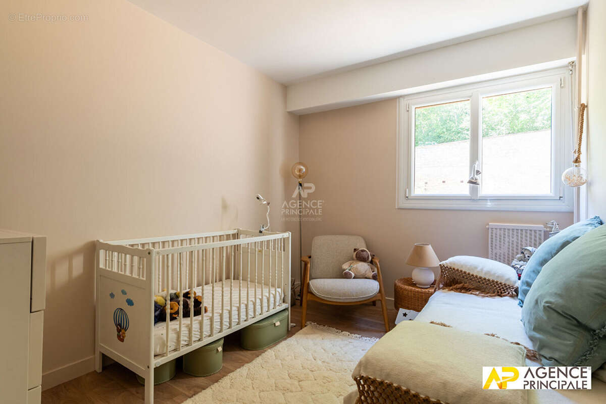 Appartement Le Mesnil Le Roi 4 pièce(s) 86.85 m2 - photo 13
