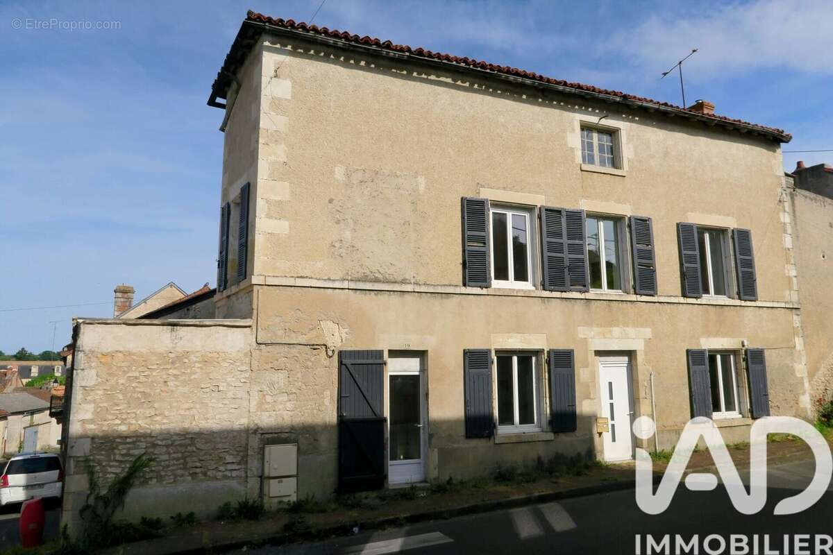 Photo 2 - Maison à SAINT-SAVIN