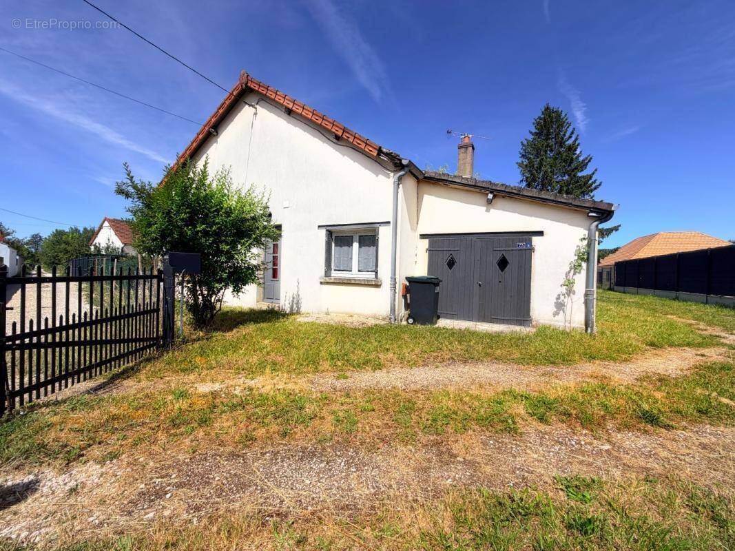 Maison à SAINT-MARCEL