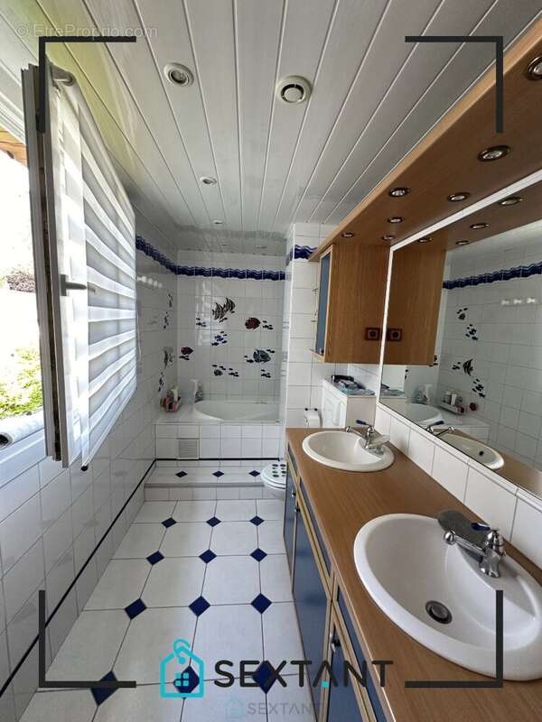 Maison à PETIT-COURONNE