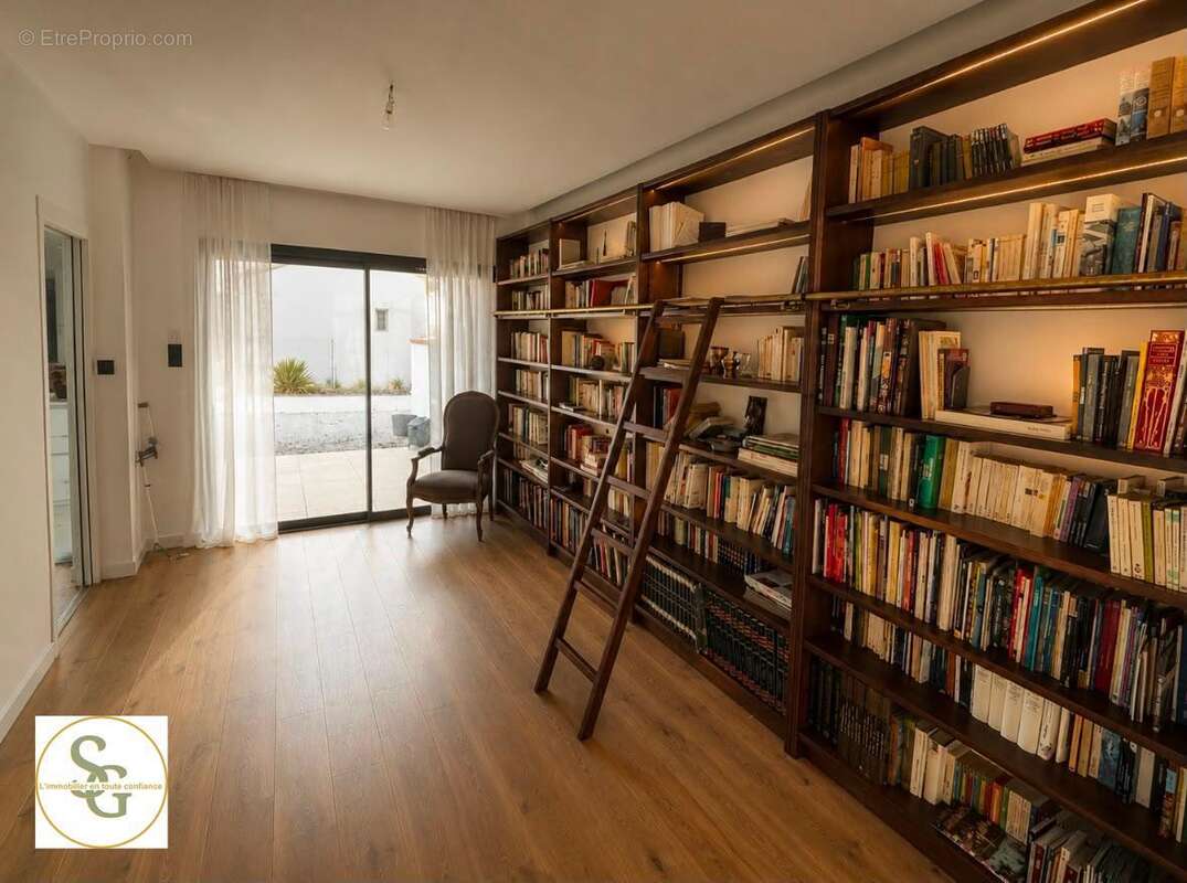 Maison 148 m² à Gaillac  - photo 7
