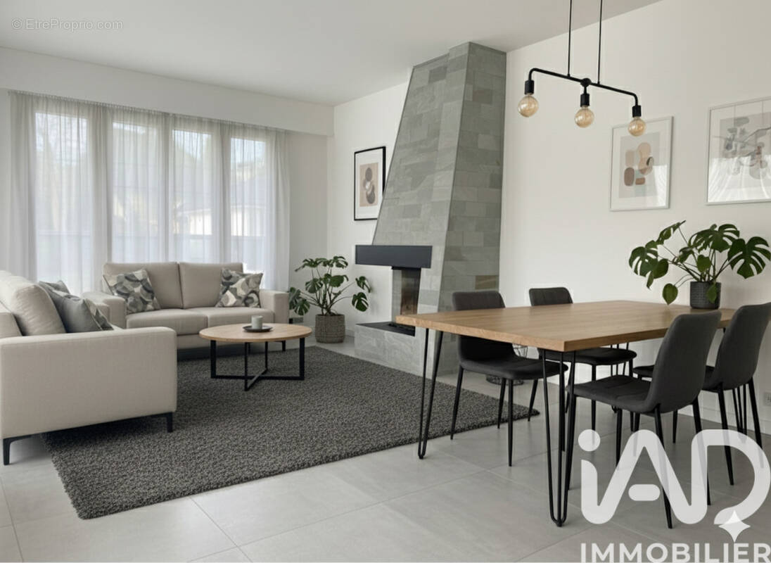 Photo 1 - Maison à FONTAINE-LA-MALLET