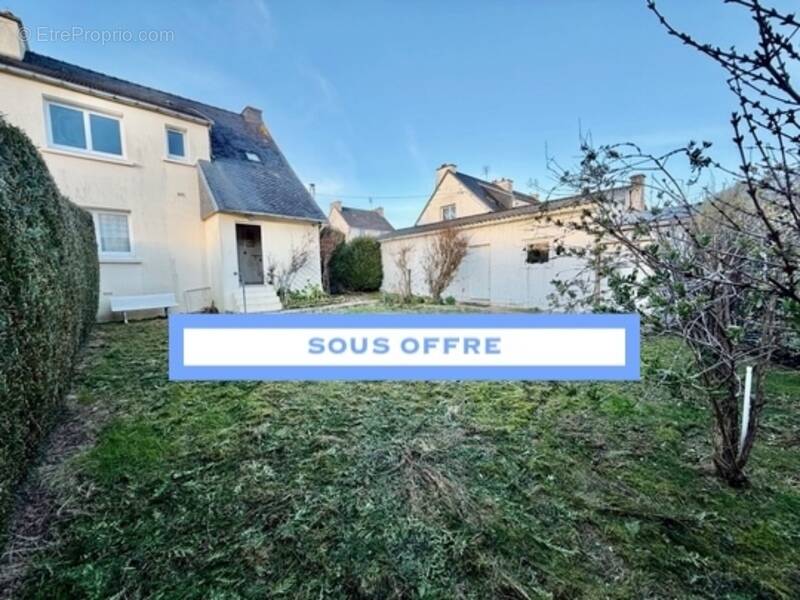 Maison à CHATEAUNEUF-DU-FAOU