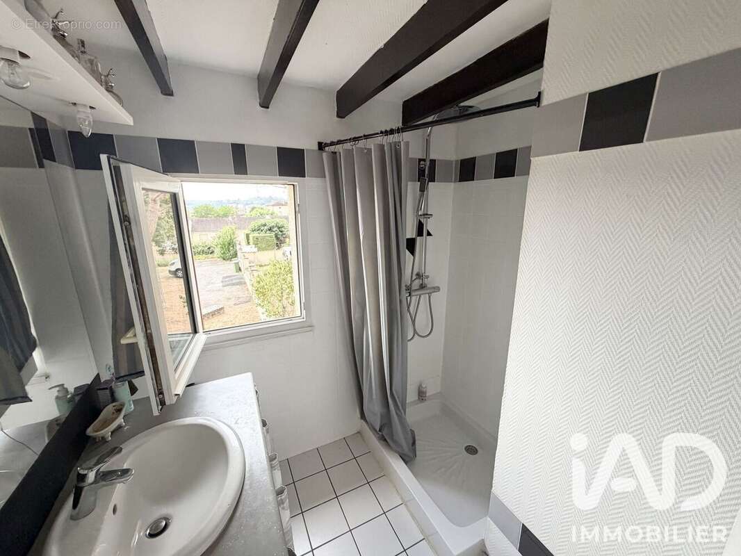 Maison 113 m² à Figeac  - photo 9