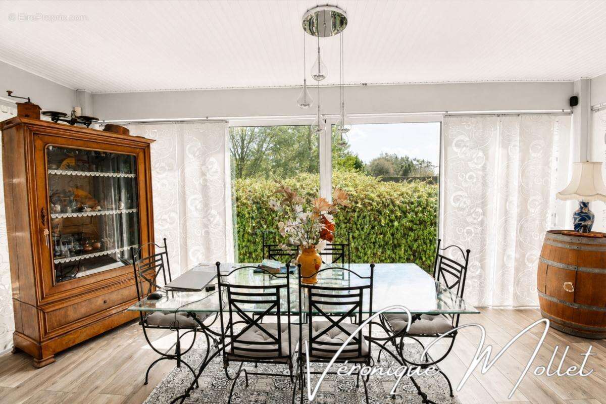 Sainte-eulalie – plain-pied, 3 chambres, bureau, piscine et double garage - photo 7