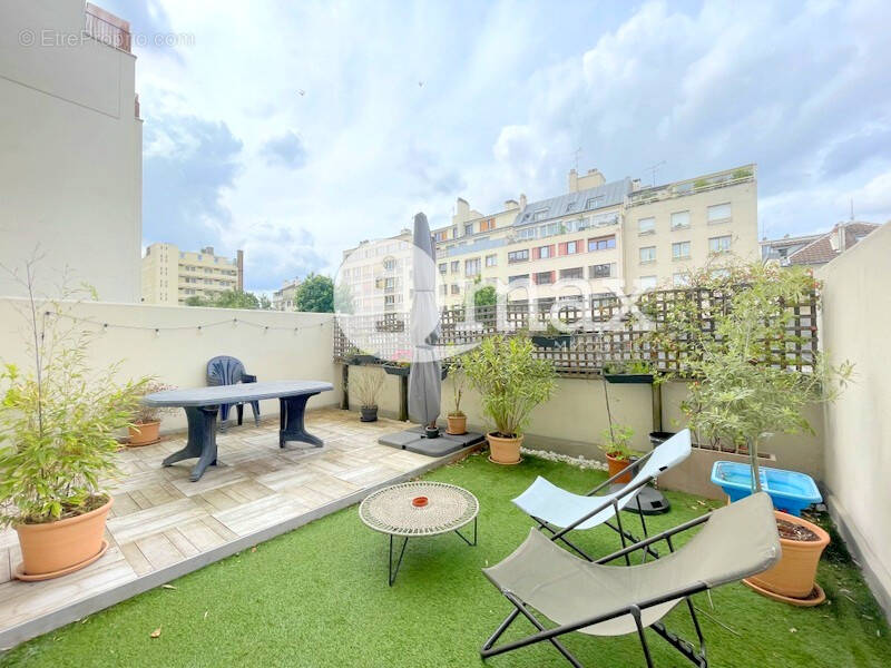 Appartement à COURBEVOIE