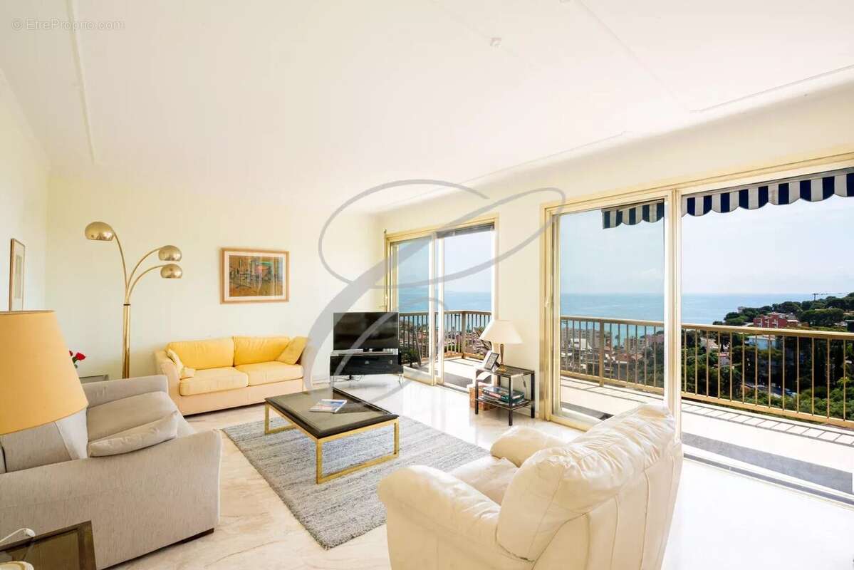 Appartement à ROQUEBRUNE-CAP-MARTIN