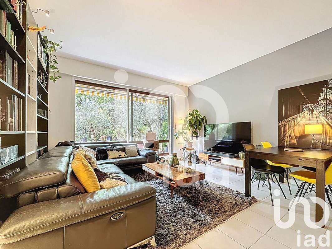 Photo 3 - Appartement à LE MESNIL-LE-ROI