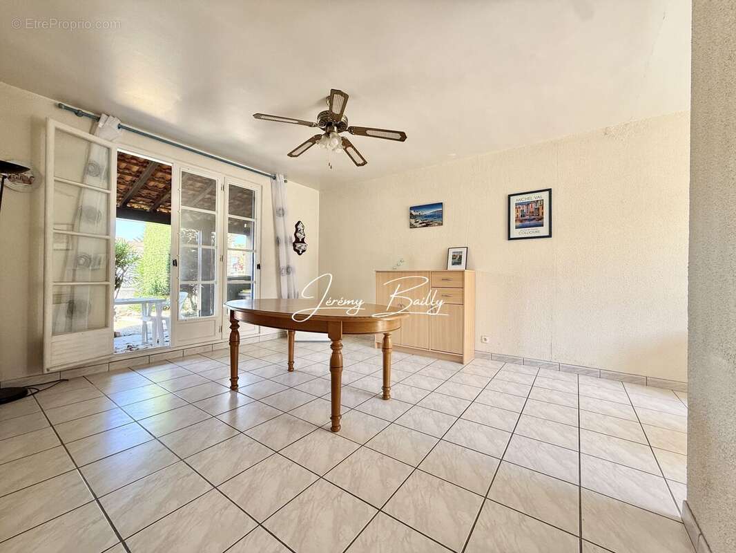 Maison à SAINT-ESTEVE