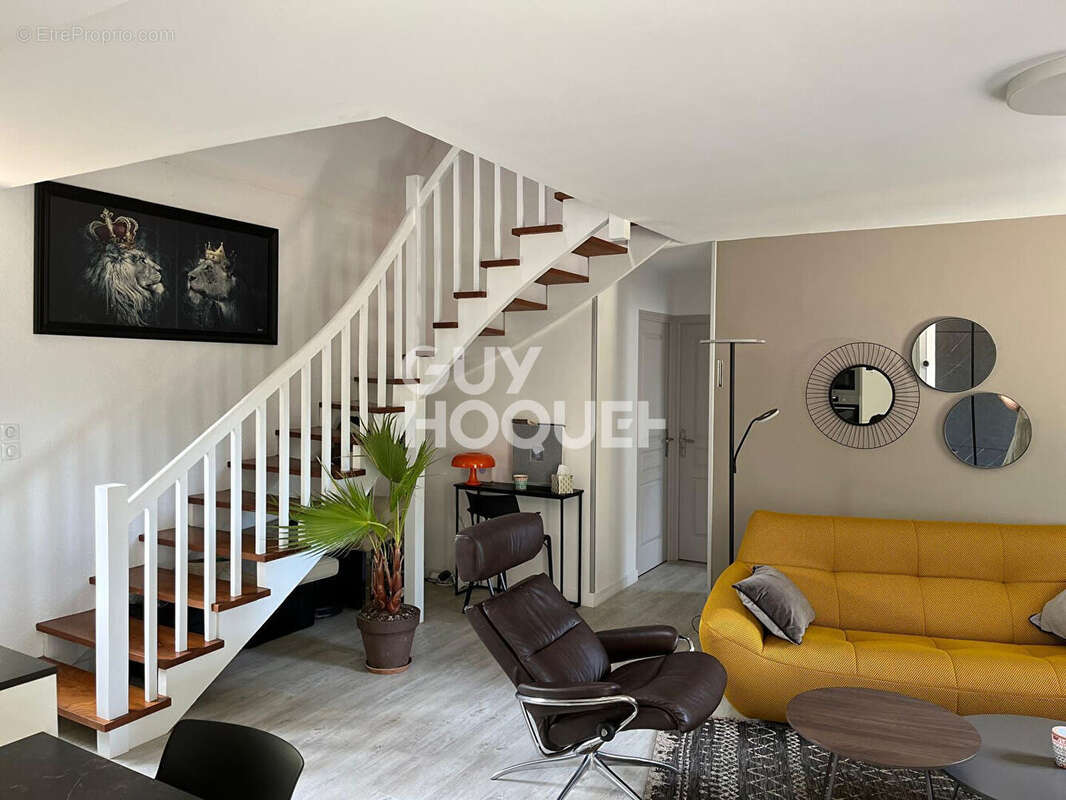 Maison à SAINT-CIRQ-LAPOPIE