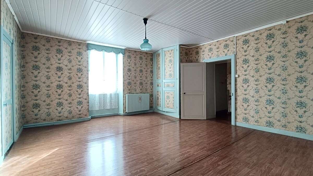 Maison à NEUVILLE-DE-POITOU