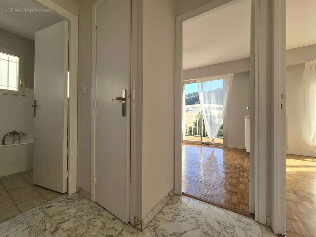 Nice saint sylvestre - 4 pièces - 35m² terrasse - garage - rénové - photo 8