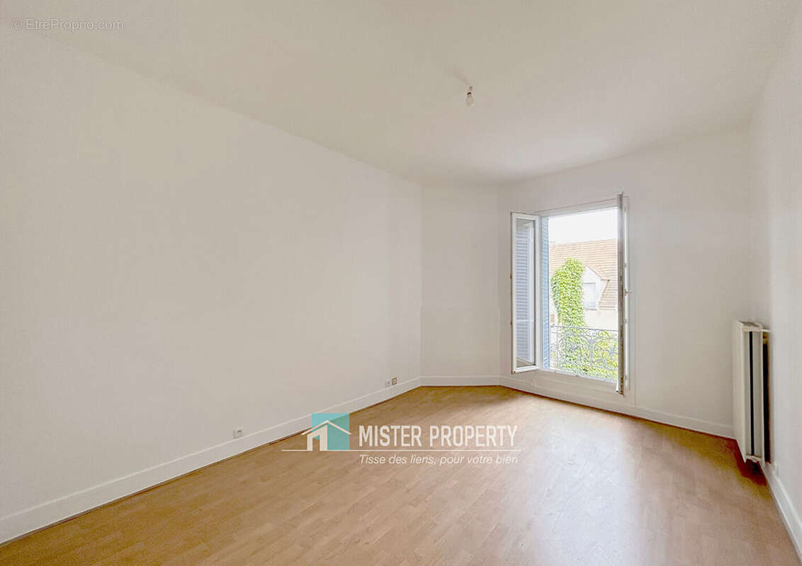 Appartement à SARTROUVILLE