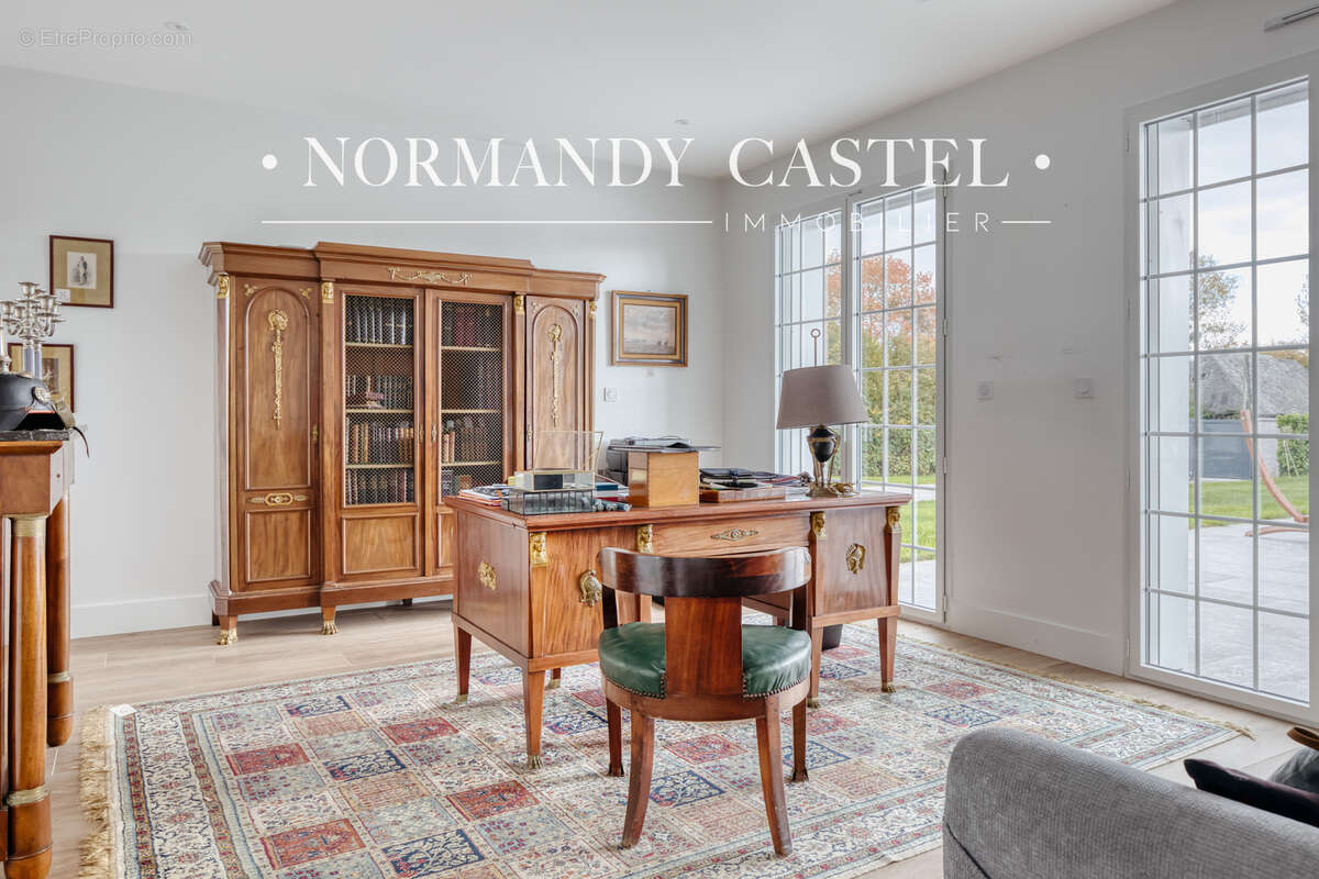 Maison à SAINT-ETIENNE-LA-THILLAYE