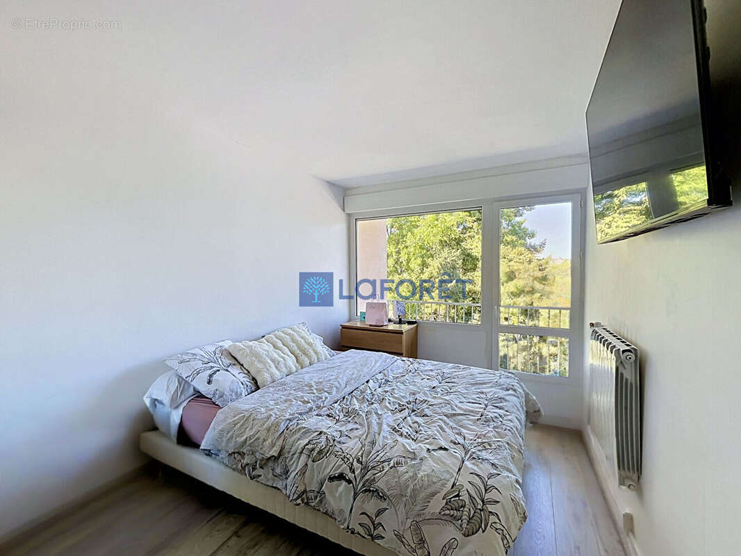 Appartement à SAINTRY-SUR-SEINE