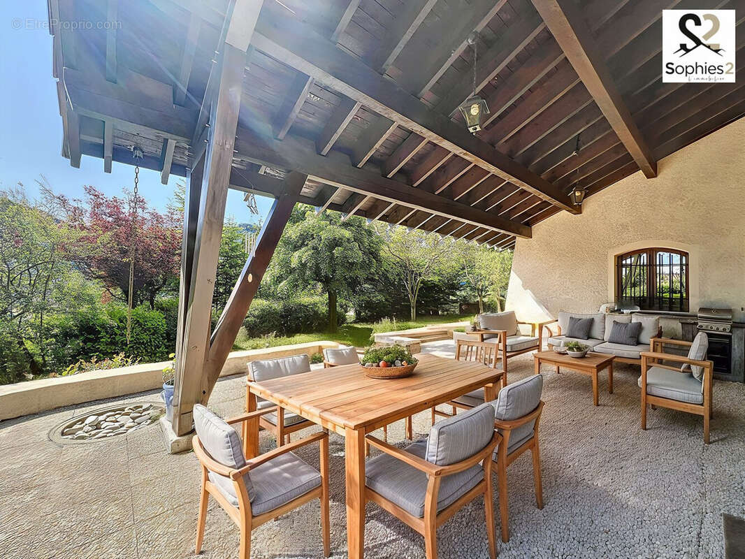 Terrasse abritée - Maison à SAINT-PAUL-DE-VARCES