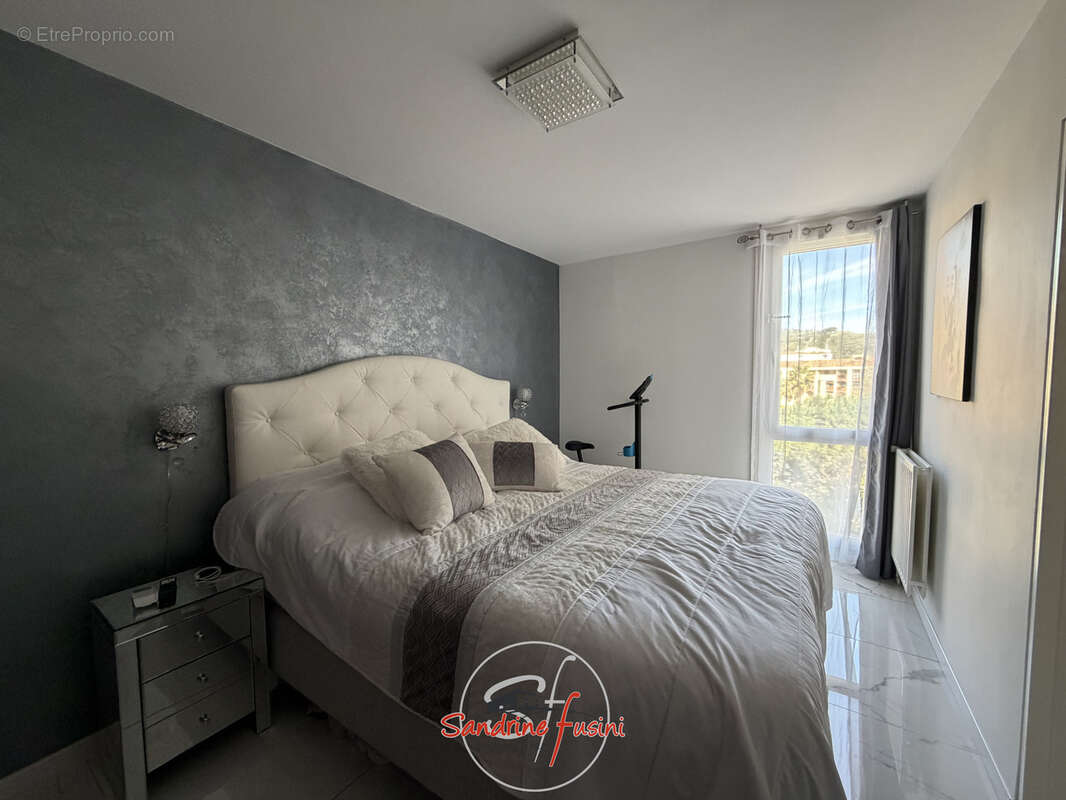 Appartement à CARROS