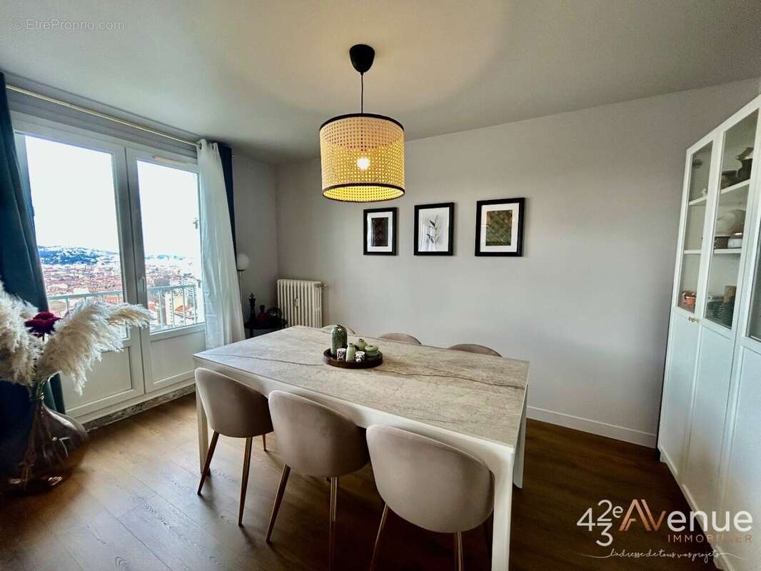 Appartement à SAINT-ETIENNE