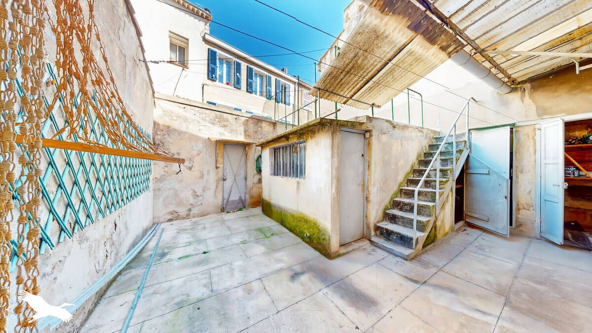Appartement à MARSEILLE-5E