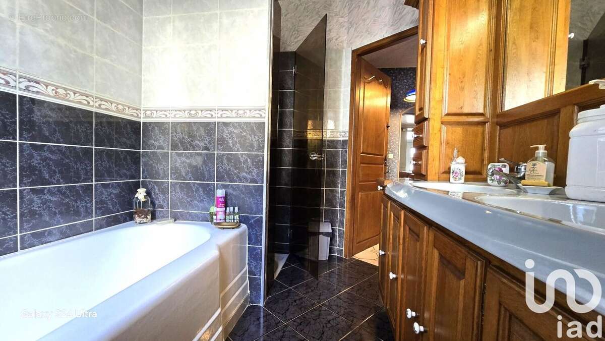 Photo 9 - Maison à AINAY-LE-CHATEAU