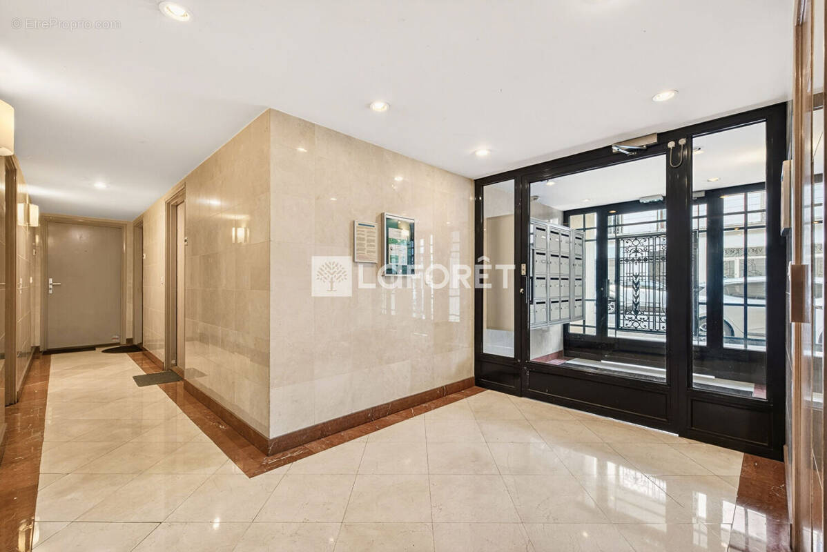 Appartement à PARIS-17E