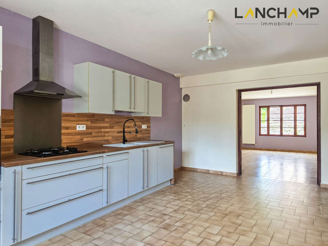 Maison de 134 m2 avec grange de 230 m2   Un potentiel exceptionnel - photo 2