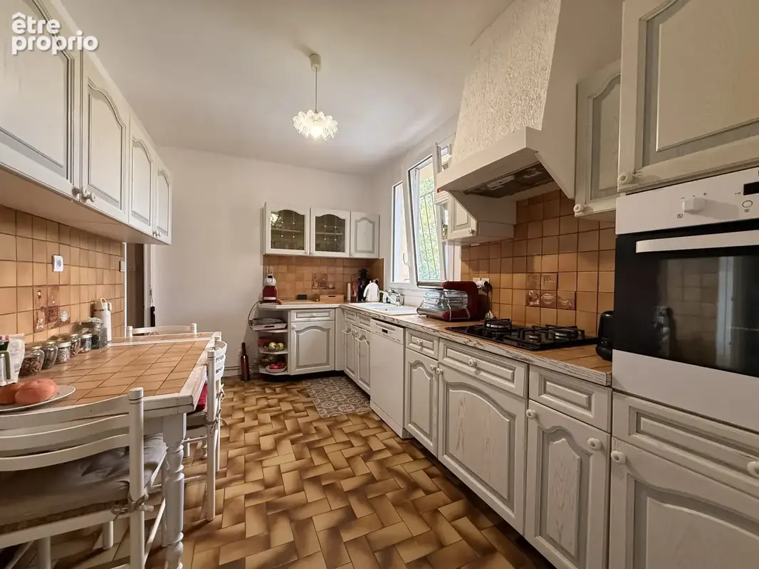 Maison familiale sur 1 hectare de terrain arboré - photo 9