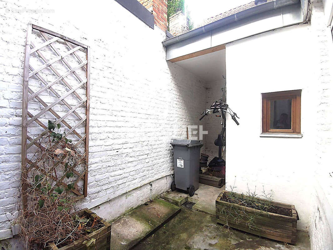 Maison à LA CHAPELLE-D'ARMENTIERES