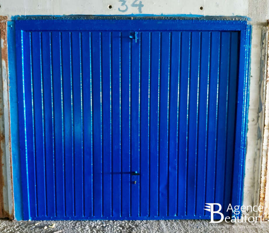 Garage - box  --  Grande Plage de Saint Gilles Croix de Vie - photo 2
