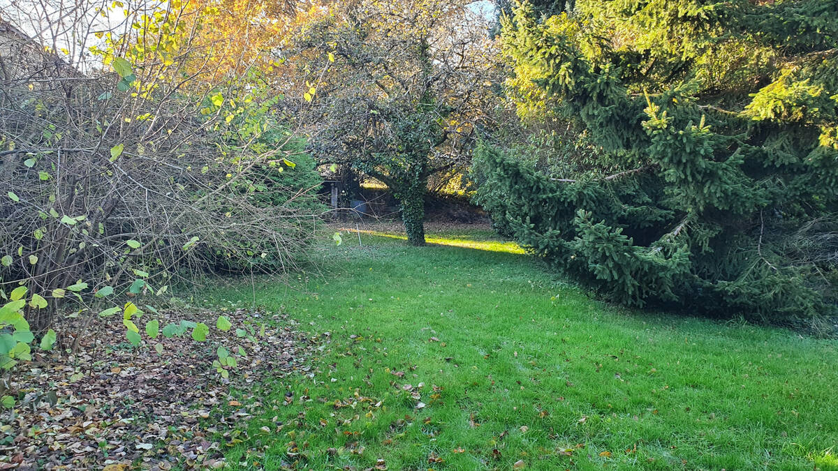 Terrain à NOYAL-CHATILLON-SUR-SEICHE