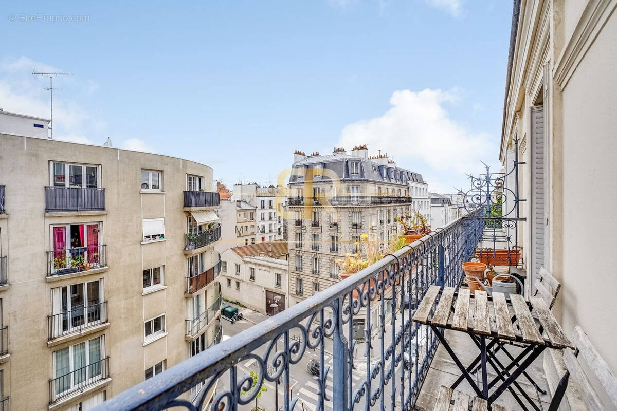 Appartement à PARIS-18E