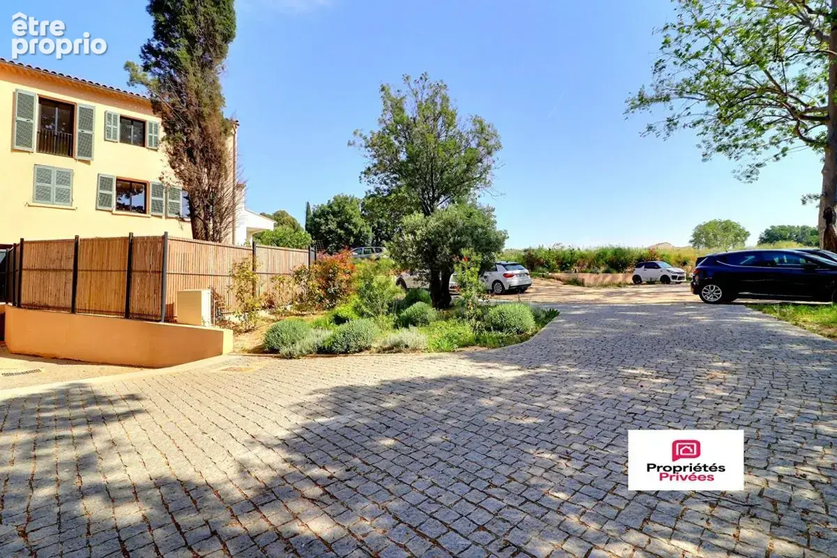 Appartement  Le Castellet 3 pièce(s) 60 m2 avec jardin et places de parking - photo 2