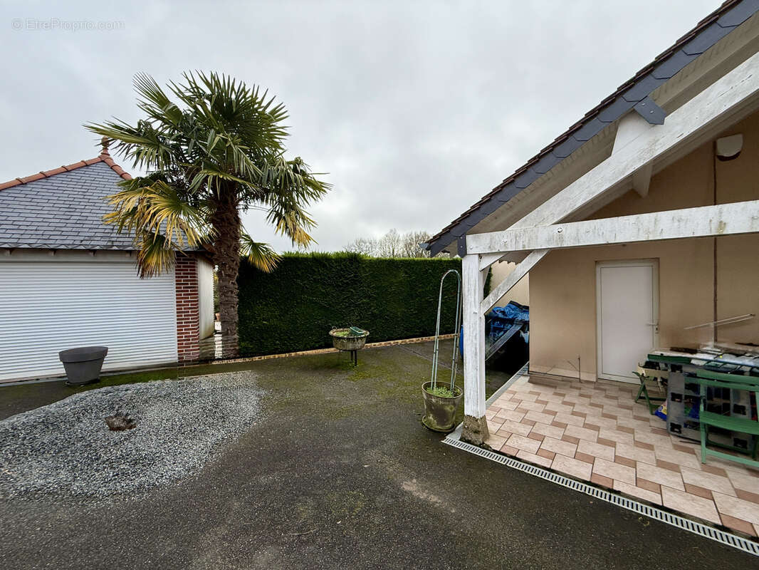 Propriété 8 pièces 135 m2 + Studio de 15 m2 avec Piscine chauffée et grande dépendance sur un terrain de 1200 - photo 18