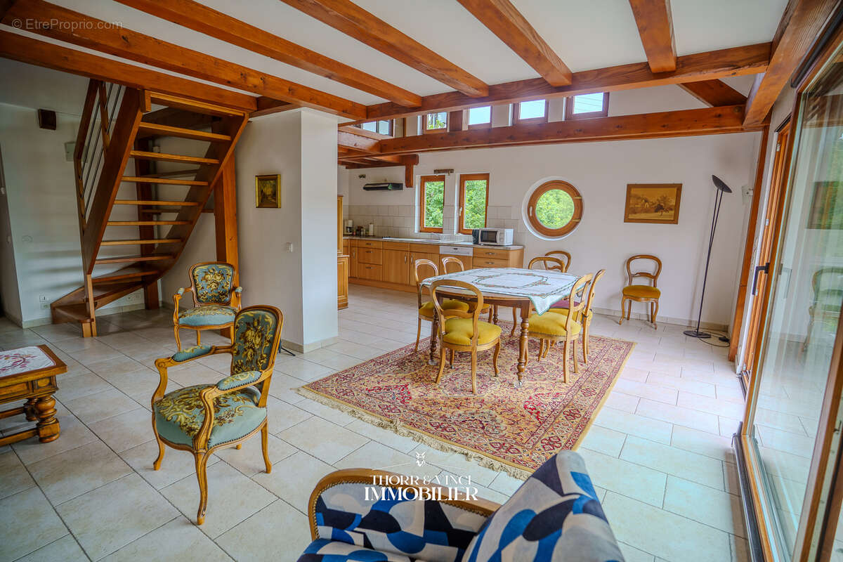 Duplex 6 pièces - 157m2 - Terrain 10 ares - Bendorf - photo 2