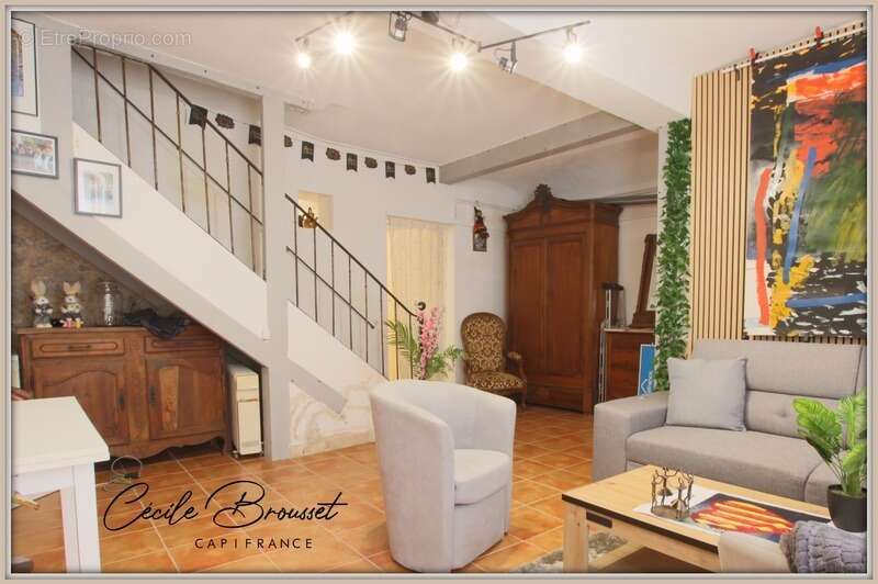 Maison de village rénovée à vendre 7 pièces SAINT LAURENT DE CERDANS (66) - photo 10