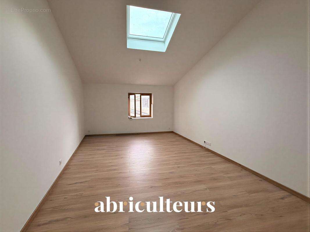 Charmante maison de village entièrement rénovée de 80m²  à Rognes 13840 - photo 2