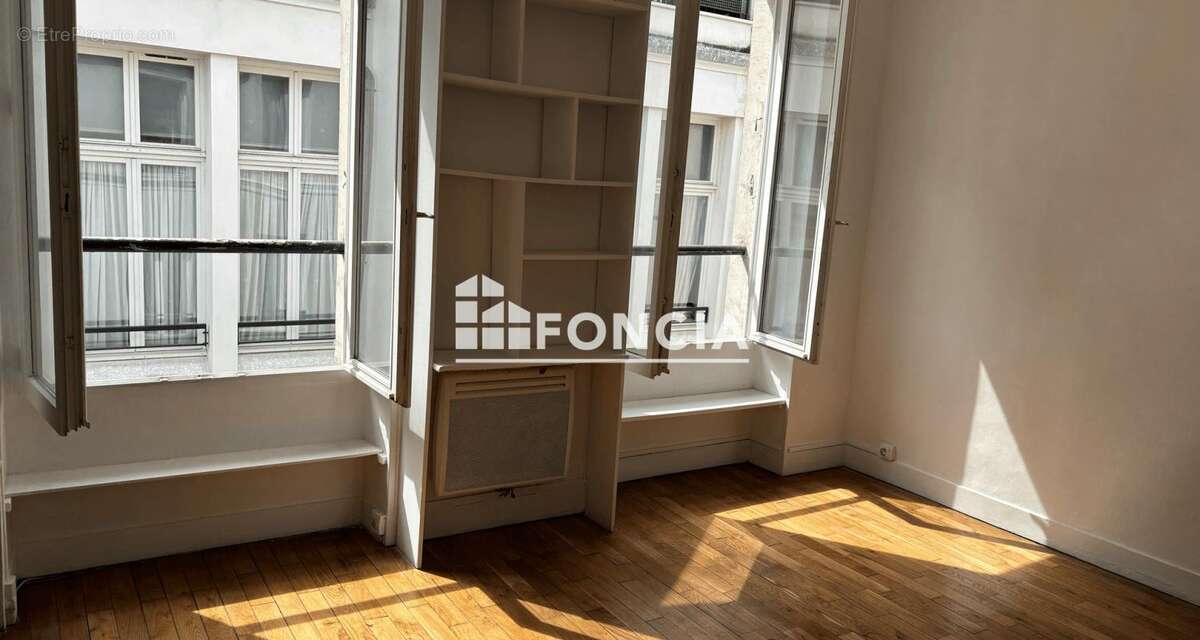 Appartement à PARIS-7E