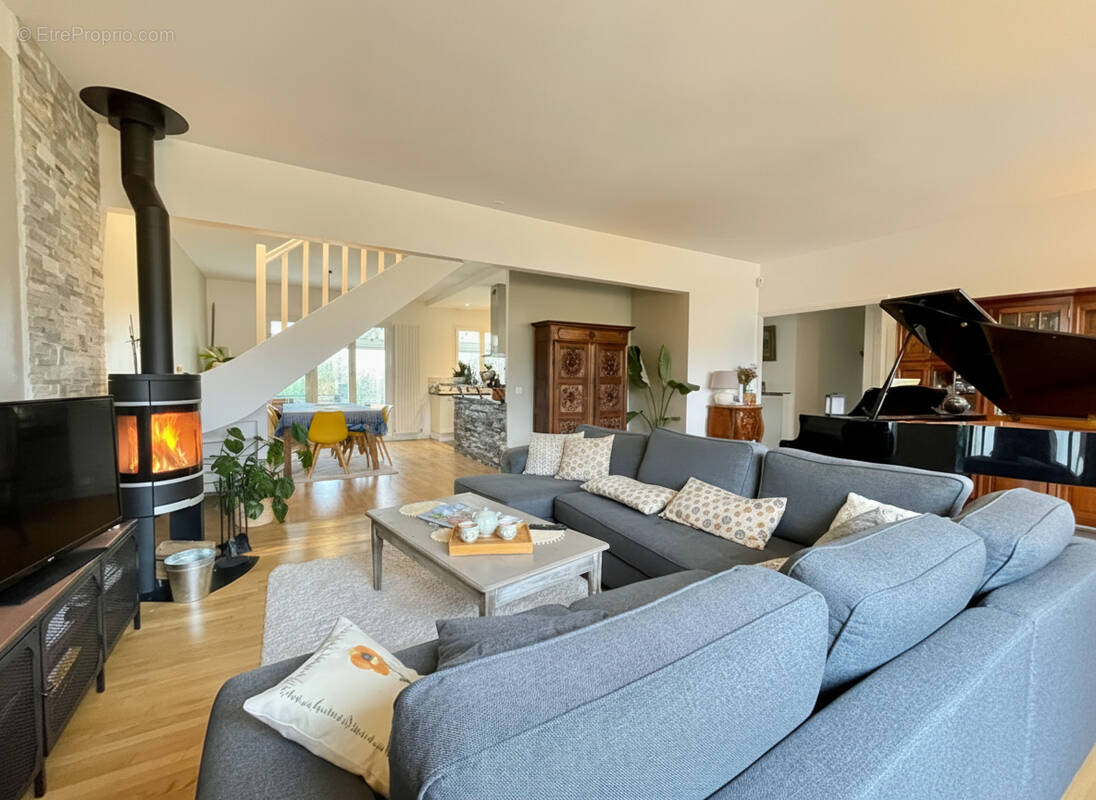 Maison à VERRIERES-LE-BUISSON