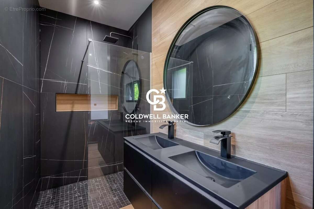 Maison à CRANVES-SALES