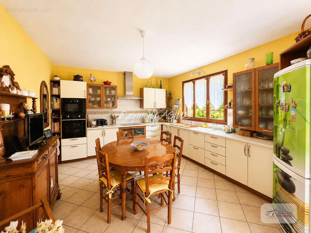 Élégante maison familiale de 7 chambres avec annexe indépendante, située dans un cadre rural paisible - photo 11
